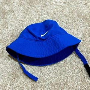Blue infant Nike bucket hat.